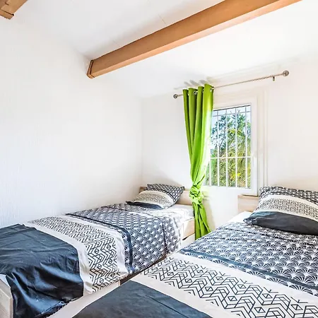 Feriehus Le Hameau De By Interhome Gassin