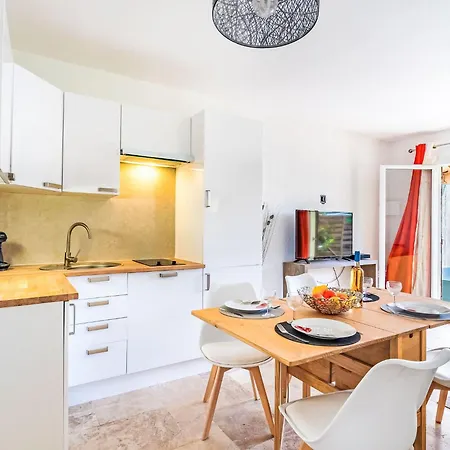 בית נופש Le Hameau De By Interhome *